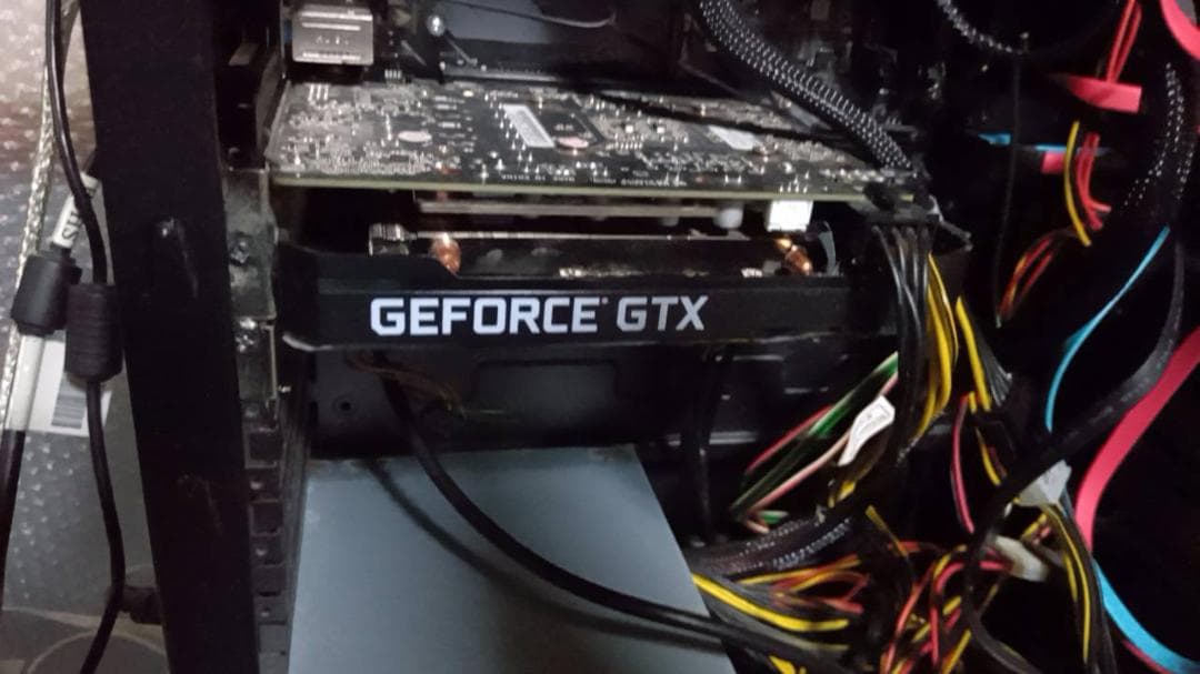 Palit GeForce GTX 1660 6GB StormX OC 使用中