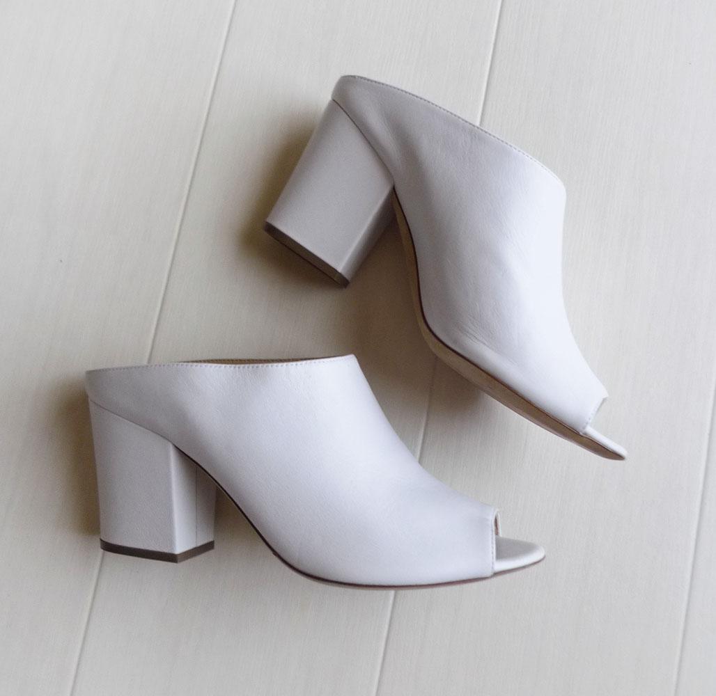 美品 セルジオロッシ イタリア製 37 ホワイトのミュール サンダル Q133