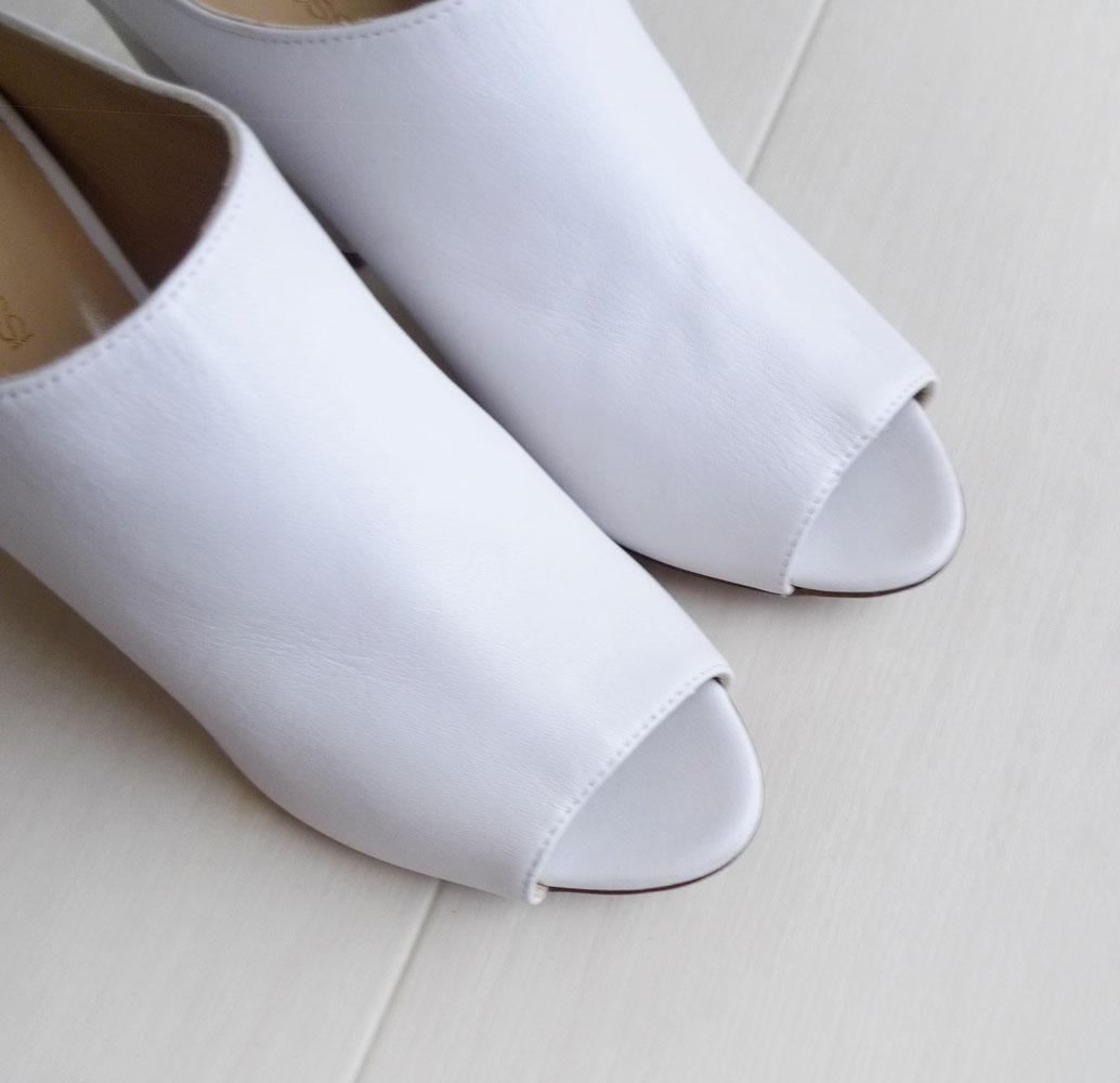 美品 セルジオロッシ イタリア製 37 ホワイトのミュール サンダル Q133