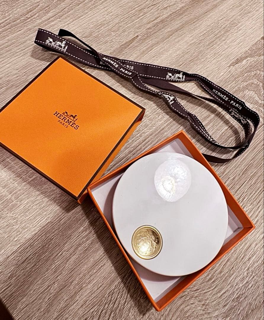 Hermès フェイスパウダー プードル ロカバール