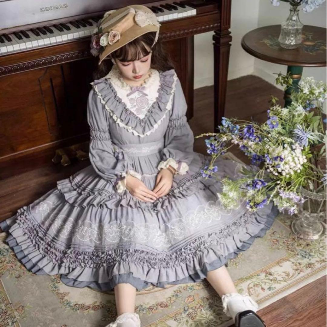 【なな】クラシカルロリータフリルドレス 薔薇柄ひざ丈 パーティーに最適