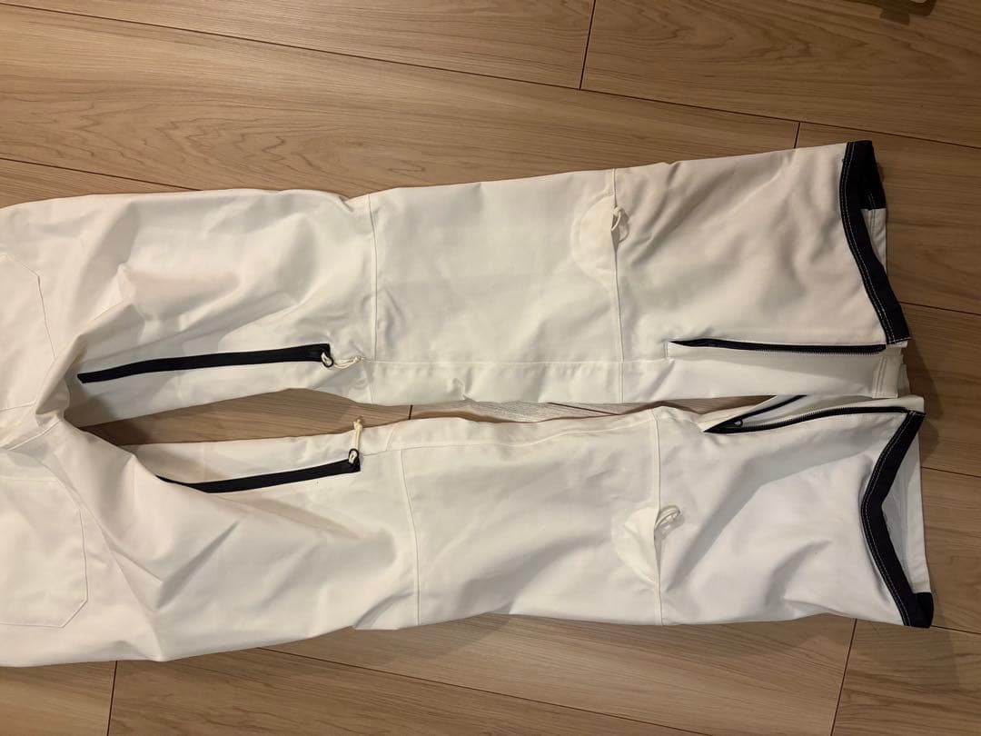 BURTON ビブパンツ ホワイト 2026年秋冬モデル