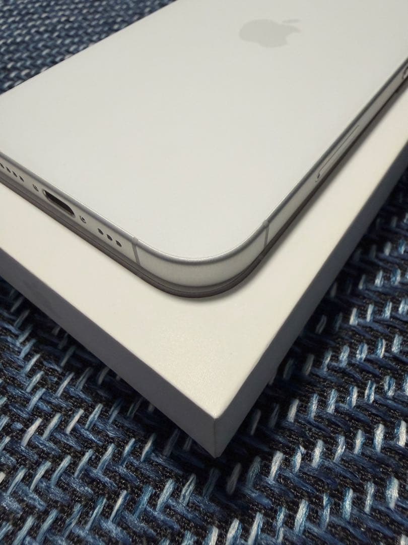 【美品】iPhone 16 128GB SIMフリー バッテリー100%