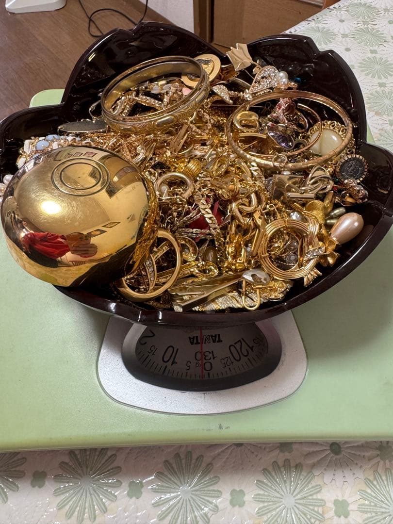 アクセサリー詰め合わせ！ボックス内のアイテムは全て販売中です。