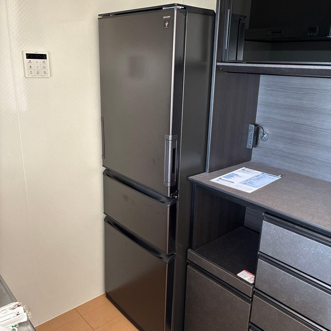 シャープ製　2025年製造ブラック 2ドア冷蔵庫