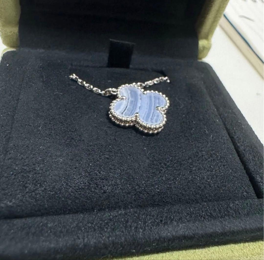 Van Cleef & Arpels ネックレス カルセドニー