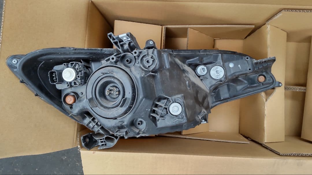 GP5フィット　ヘッドライトユニット左右