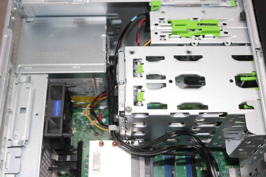 Fujitsu PRIMERGY TX1310 M3 サーバー