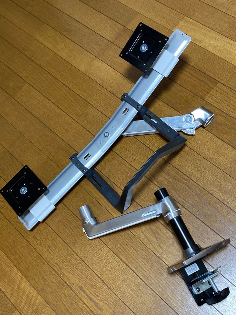 Ergotron デュアルモニターアーム