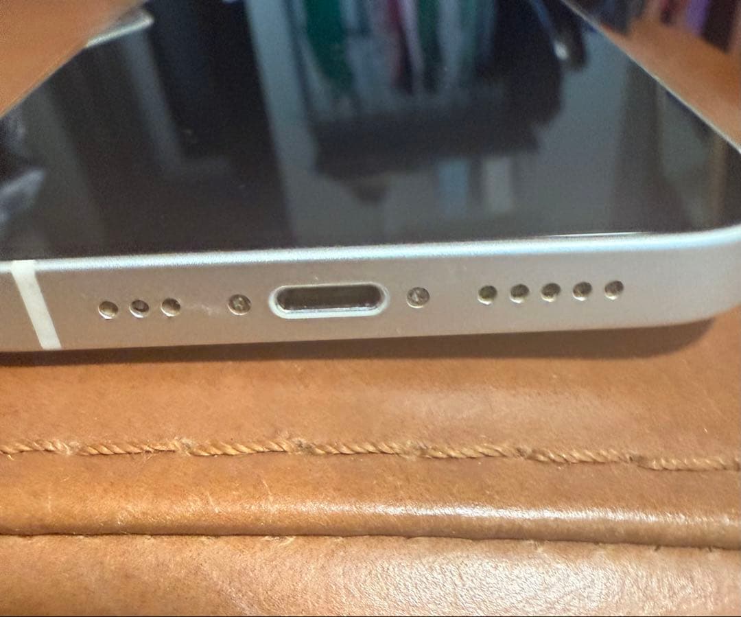 Apple iPhone 12 ホワイト本体 充電ケーブル付き