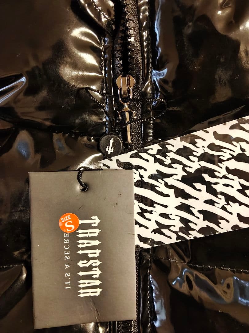 値下げ考える君 TRAPSTAR ブラックダウンジャケット Sサイズ