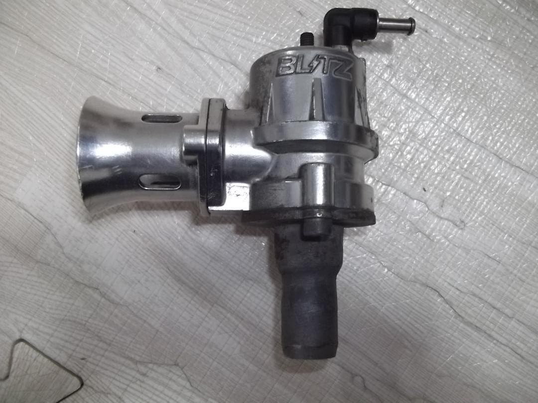 送料無料！！ジムニー　JA11・JA12　 ブリッツ　ブローオフバルブ