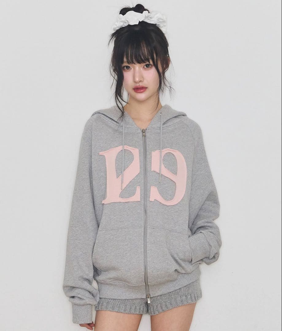 新品未使用　ILLIGOグレーパーカー