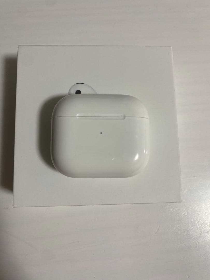 【純正品】Apple AirPods 第3世代/充電、接続問題なし