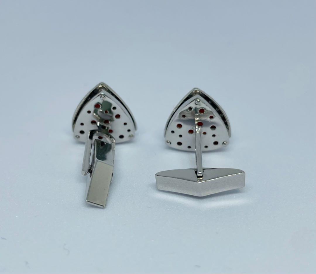 三角形デザイン カフリンクス パイロープガーネット シルバー仕上げ