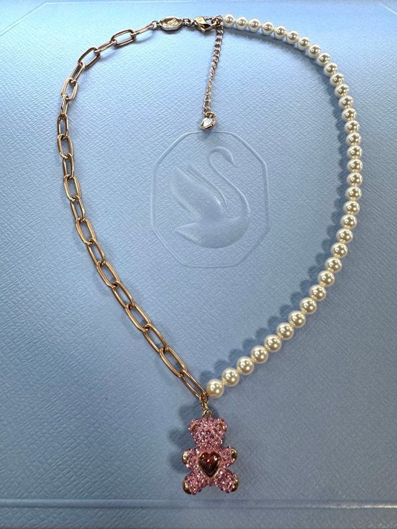 スワロフスキーteddyペンダント