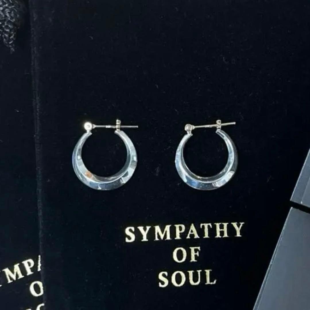 SYMPATHY OF SOUL ムーンフープピアス - M -