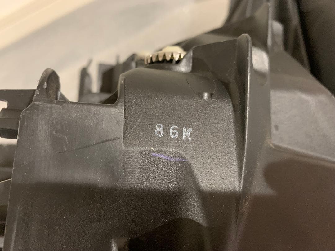 トヨタ 50系プリウス 前期 純正 LED 左 L 助手席側 ヘッドライト