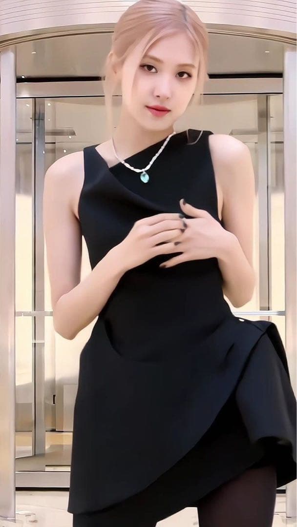 BLACKPINK ROSEちゃん着用　Mugler コラボワンピース