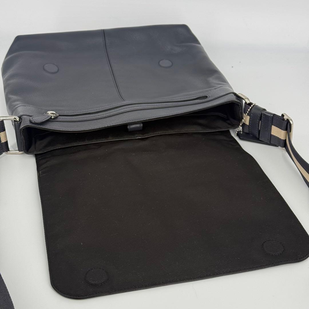 COACHコーチ チャールズ ショルダーバッグ レザー ネイビー紺 F72362