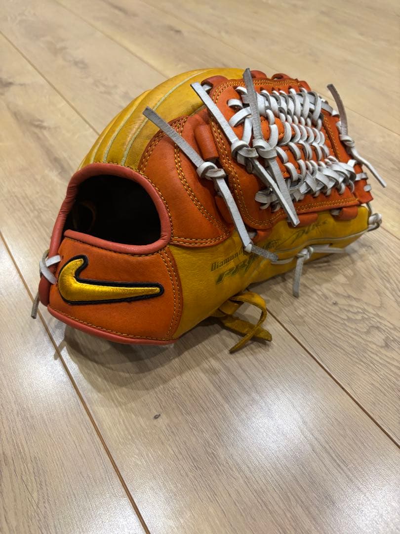 イ*匹様 NIKE一般内野手グローブ！廃盤品！限定モデル！