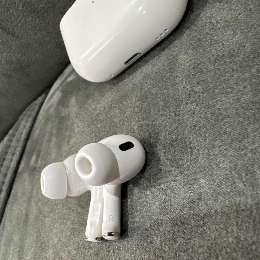 Apple AirPods Pro 第2世代　ワイヤレスイヤホン　ライトニング