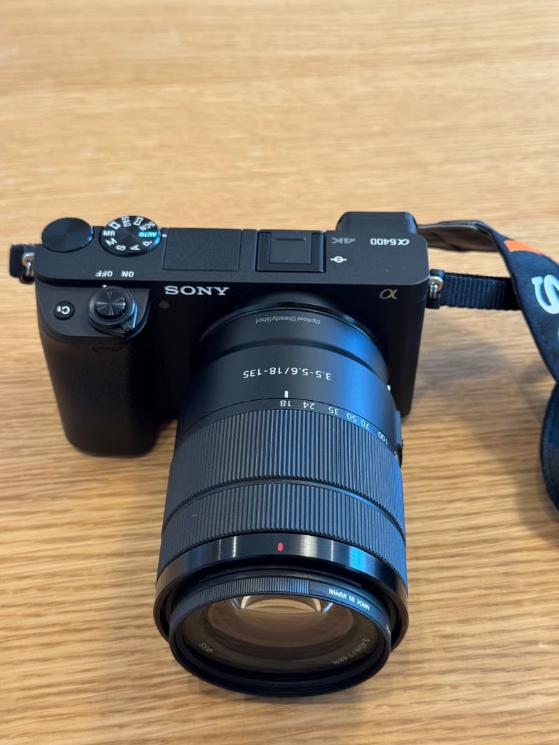 【緊急値下げ】SONY α6400 ミラーレス一眼本体・SONYズームレンズ付き