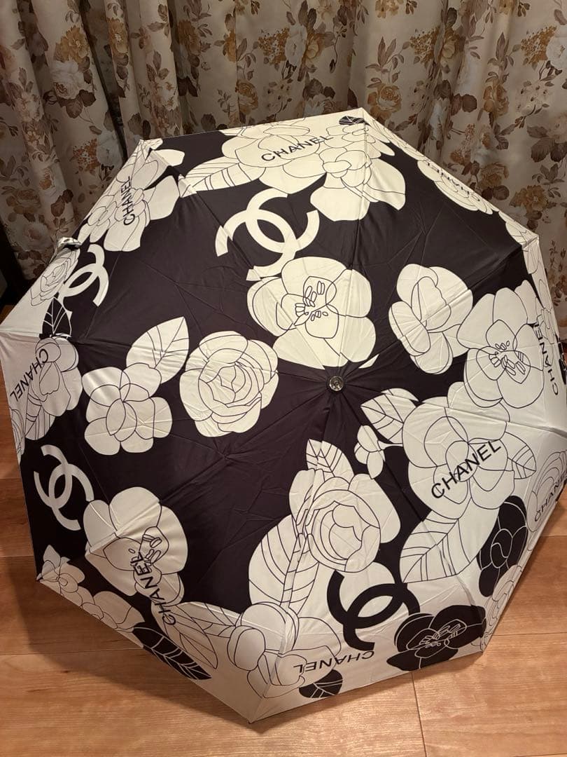 新品CHANEL カメリア折りたたみ傘 晴雨兼用