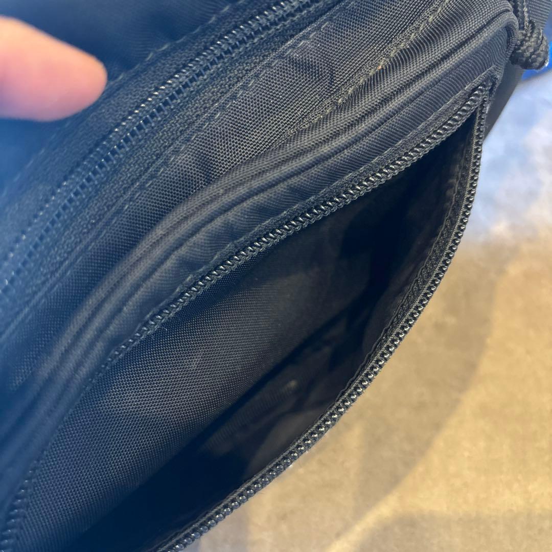 BALENCIAGA バレンシアガ　ボディバッグ　ナイロンバッグ