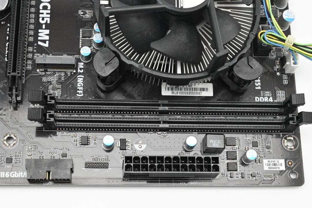 Intel Core i7-8700 3.2GHz CPU 動作確認済み