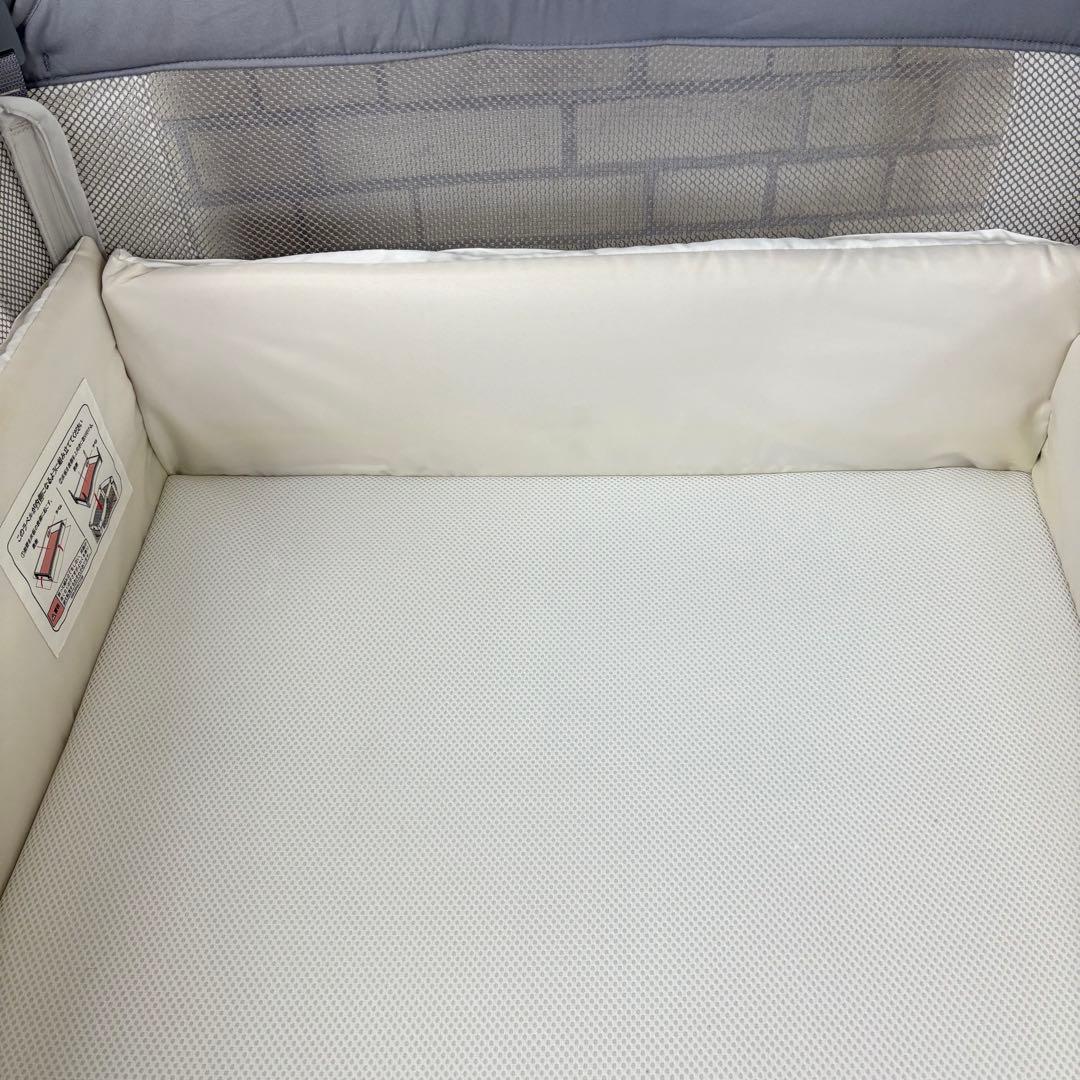 アップリカ　ココネルエアーAB グレーベア　ベビーベッド