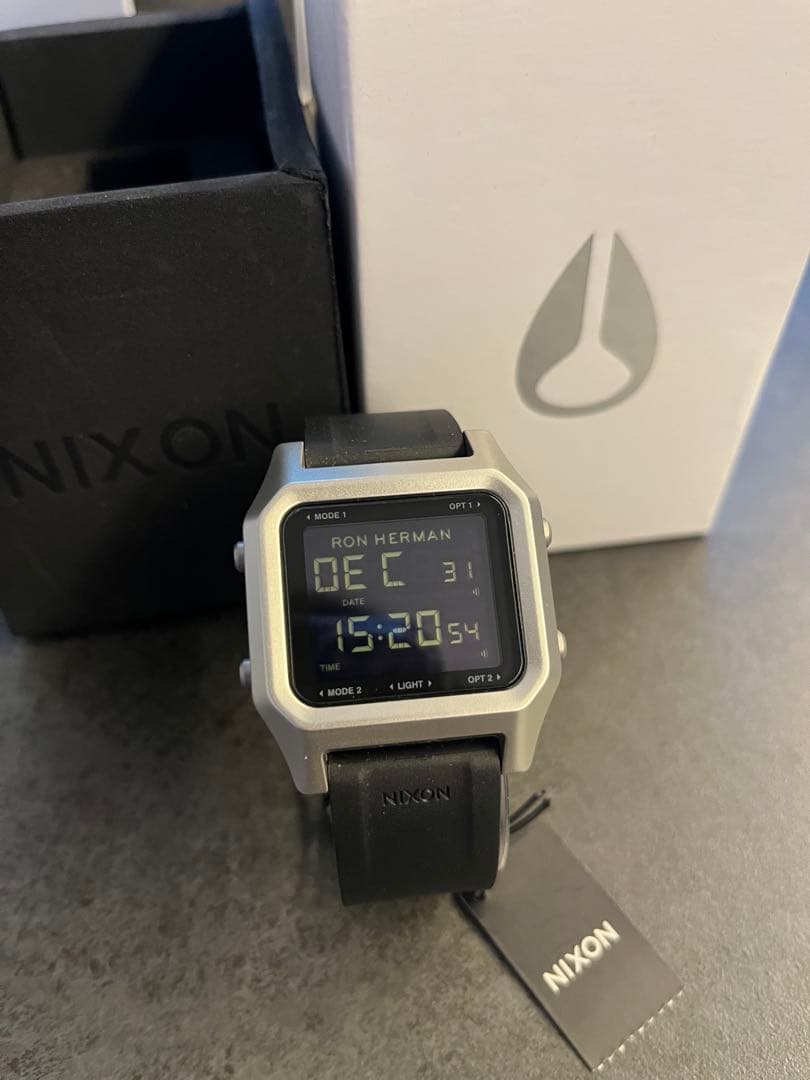 【新品未使用/限定品】NIXON ロンハーマン コラボ 腕時計