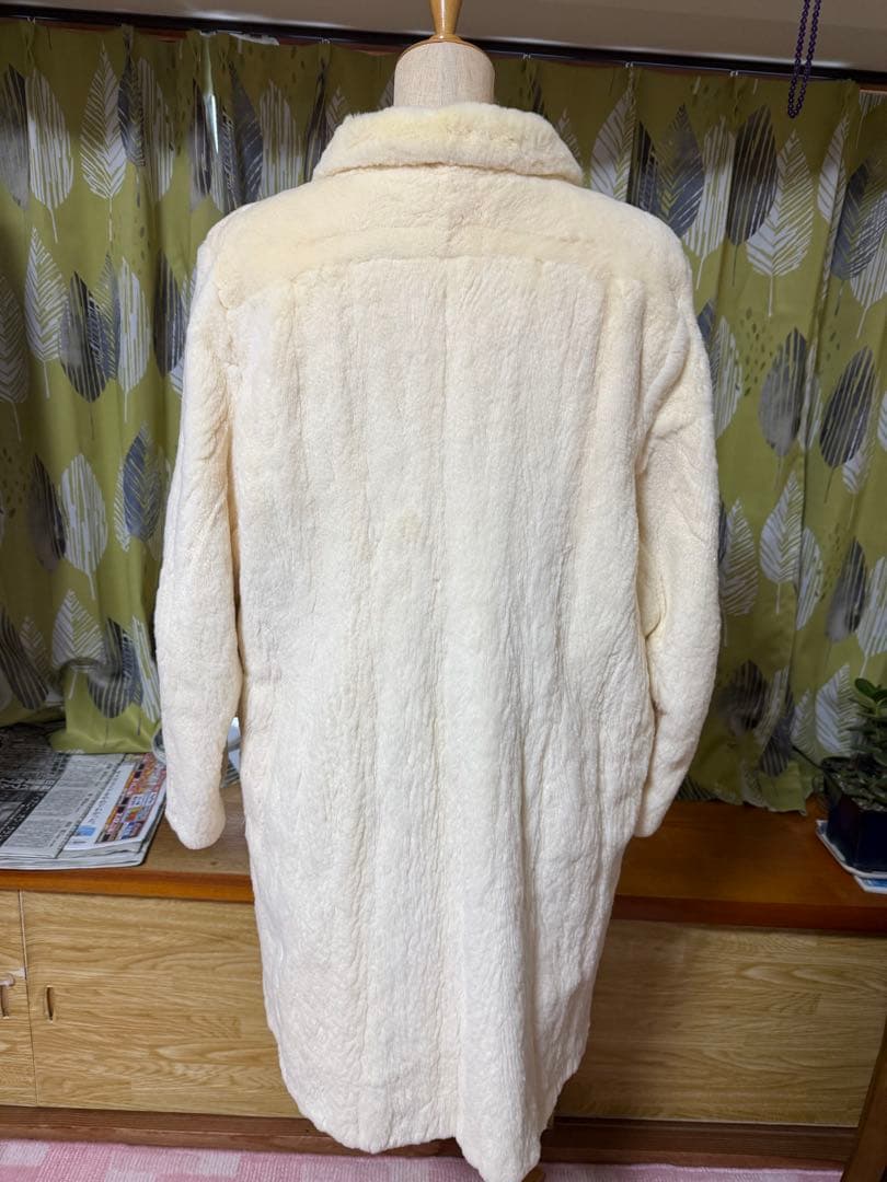 アイボリー ファーロングコート ノーカラー　リアルファー