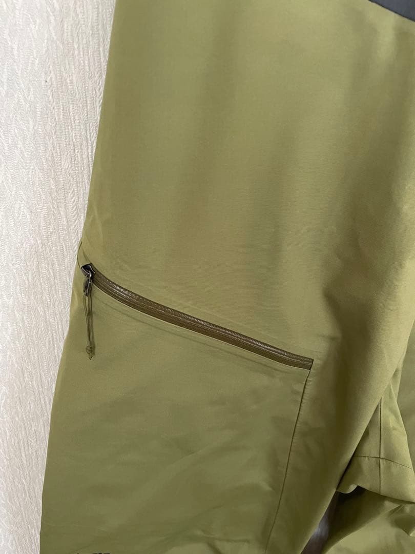 パタゴニア 女性用 Mサイズ スノーボードウェア　ビブ