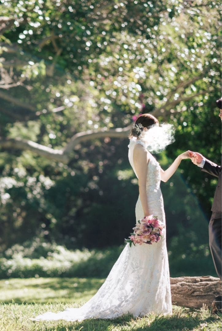 ウェディングドレス　総レース　バックオープン　マーメイドドレス