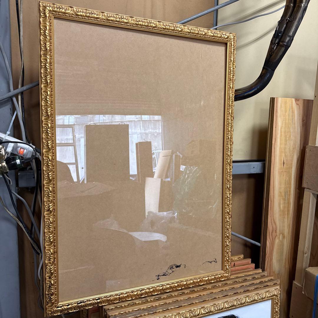 絵　ポスターアンティーク大きい額縁Ａ１ 金色装飾フレーム プラスチックガラス付き