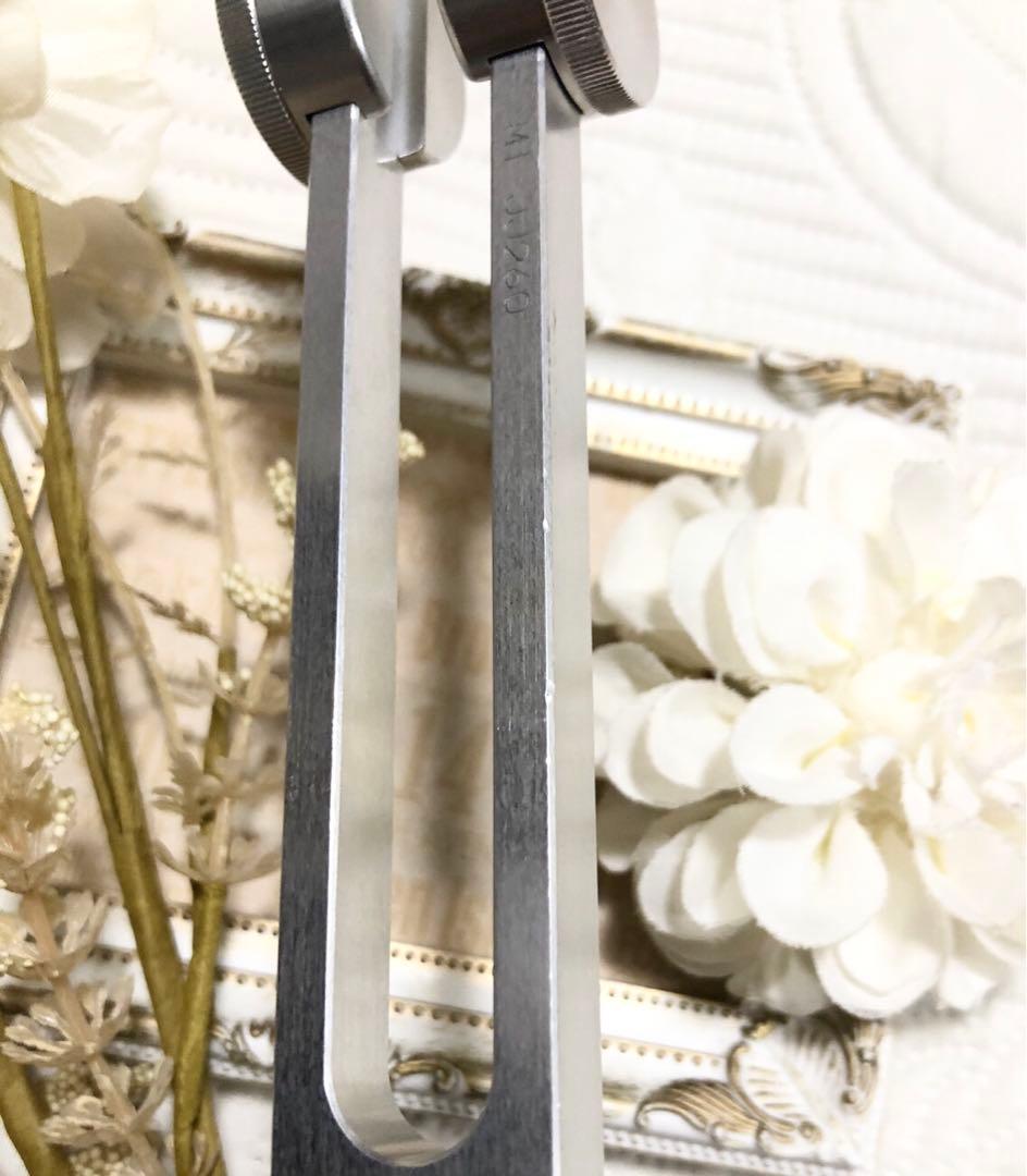 ★153Hz マドモアゼル愛　重し付きチューナー　音叉　ヒーリングチューナー