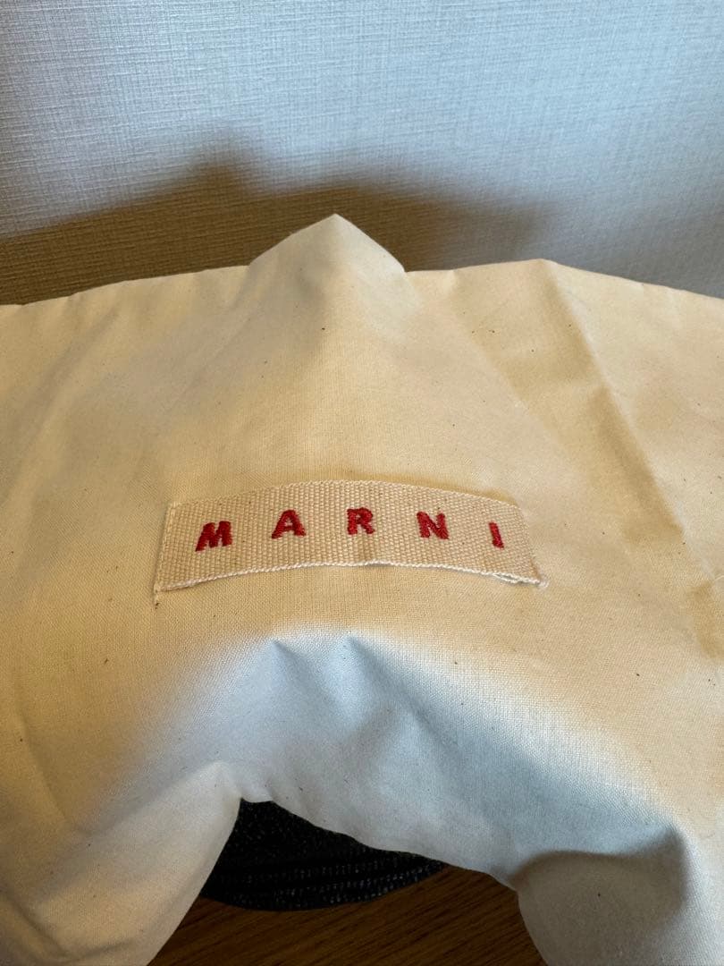 マルニ　トロピカリア　スモール　ブラック　MARNI