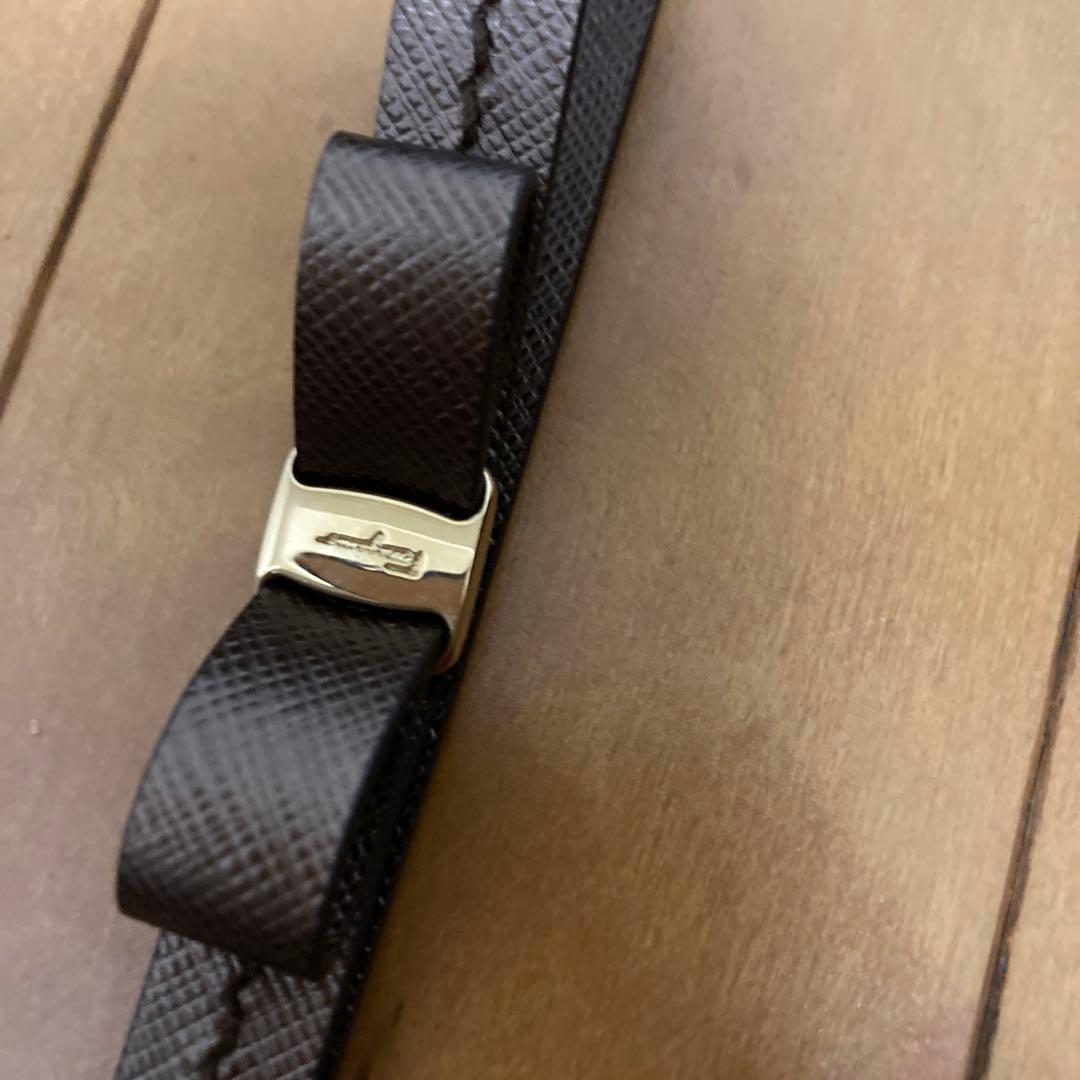 Salvatore Ferragamo ブラウンレザー ストラップ