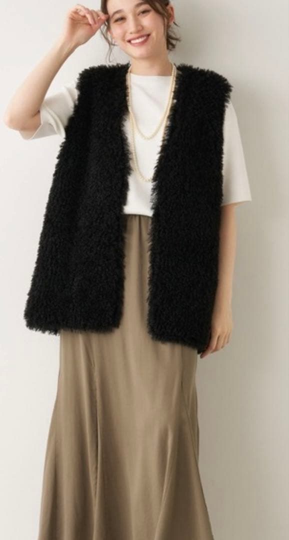 Vネックフェイクファーベスト　モカ　リバーシブル　コメントありで更に値下げします