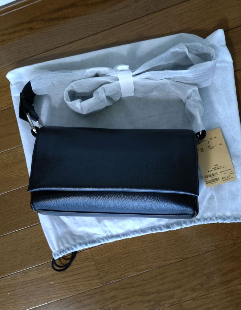 【新品 未使用】BEARDSLEY ビアズリー レザーボディバッグ ブラック