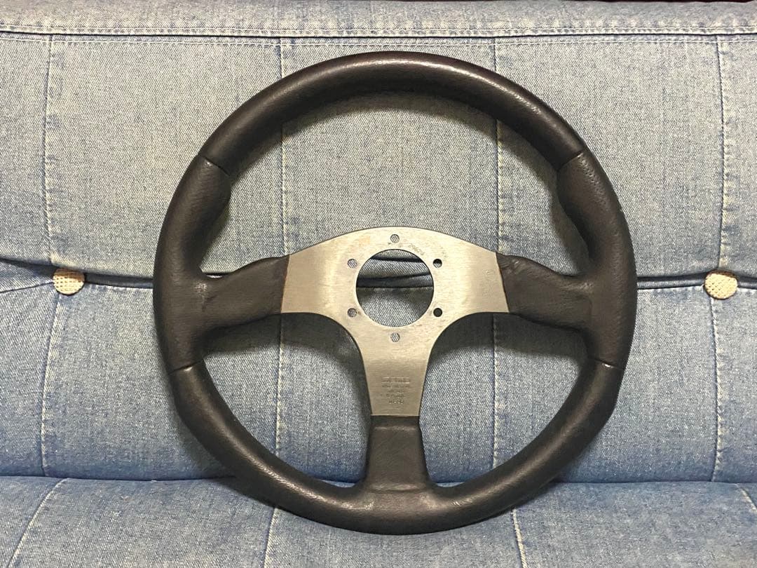 定番　MOMO race ステアリング　35Φ モモステ　ステアリング　走り屋