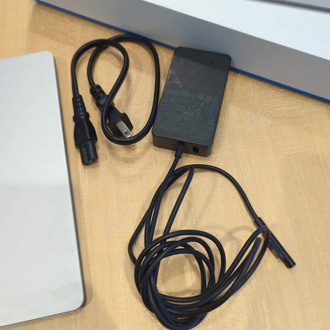 Windowsノート本体 Microsoft Surface Laptop (i5/8GB)