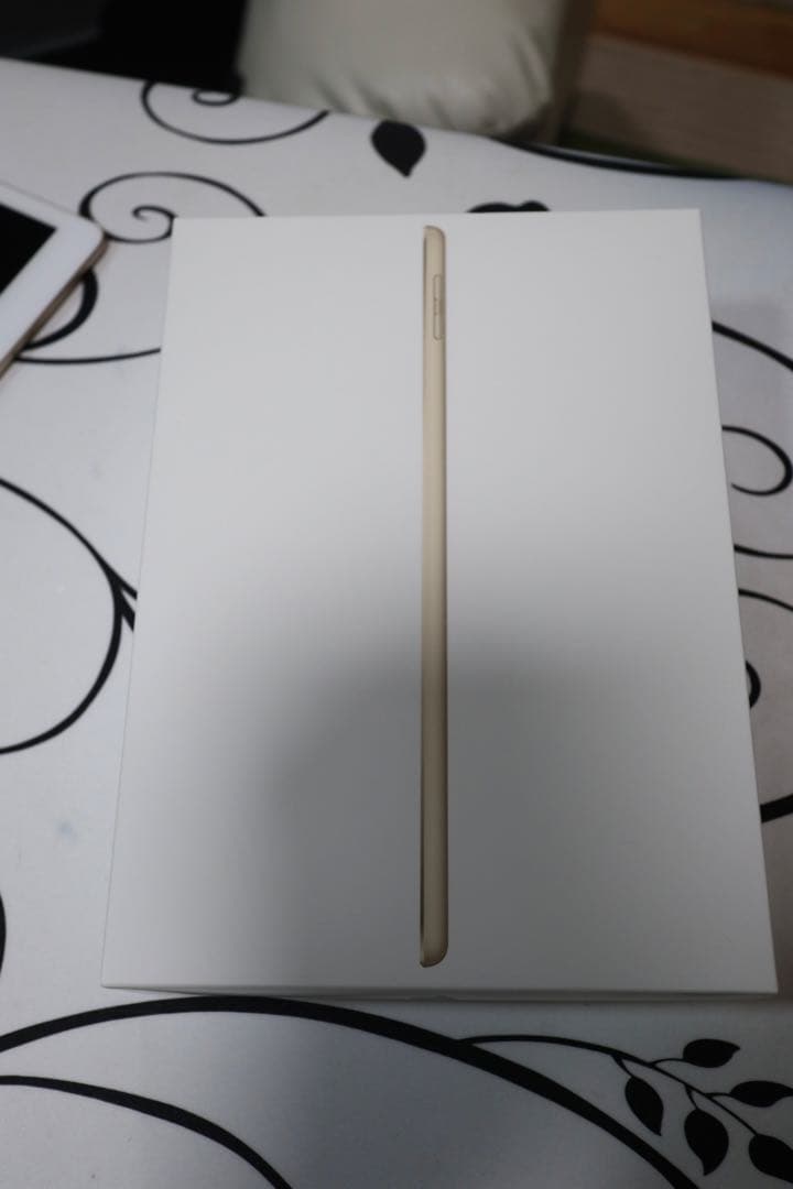 Apple iPad wi-fiゴールド5世代128GB/箱美品付き