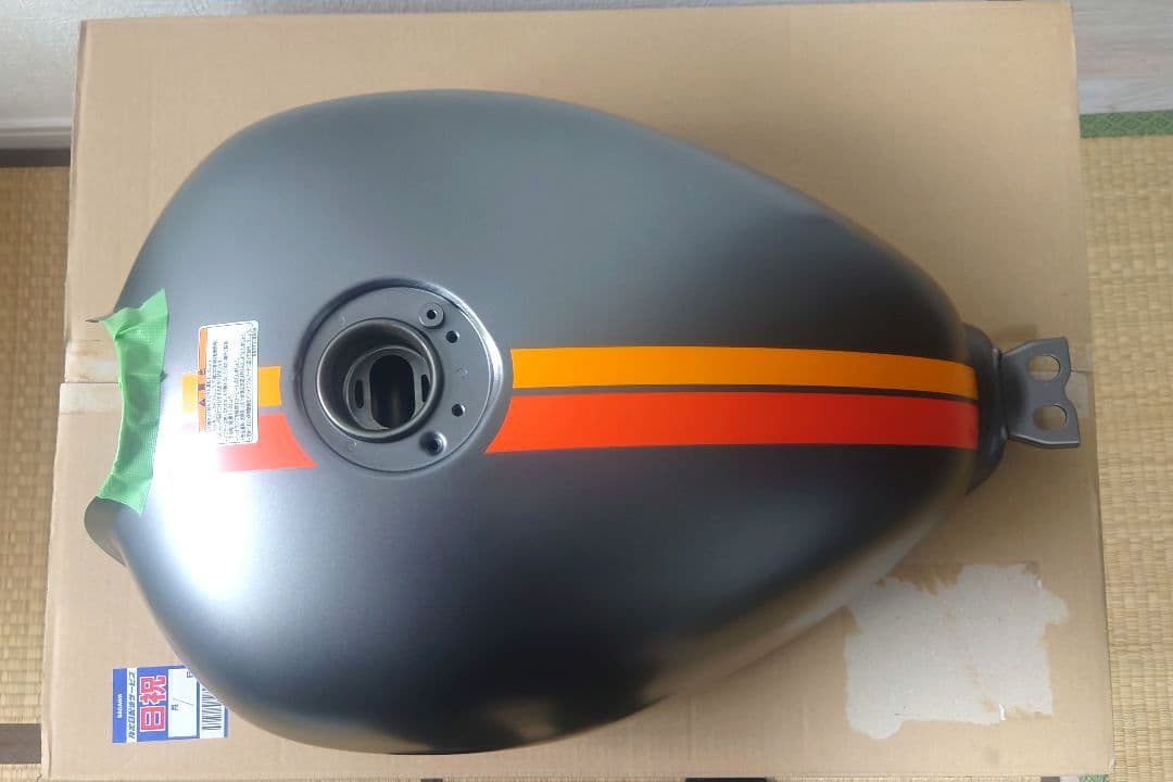 W800ストリートカワサキ純正　2021モデル　ガソリンタンク　フューエルタンク