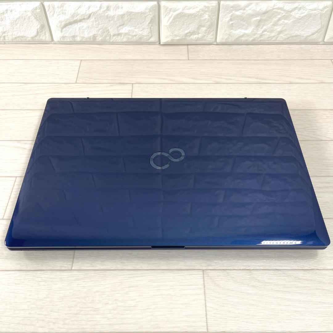 富士通 第8世代i7 新品SSD512＋HDD1T RAM16 ノートパソコン