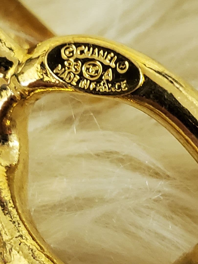 ★l★CHANEL ゴールドチェーンベルト ロゴチャーム付き