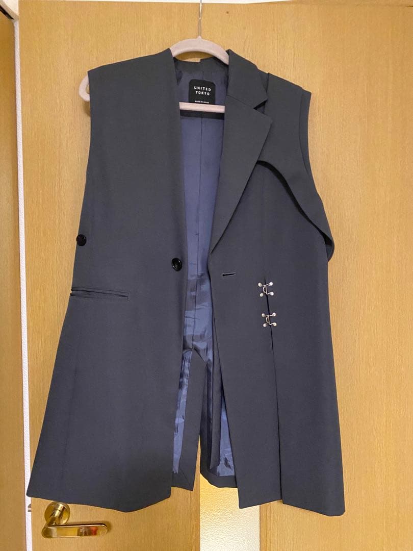 2/10より値上げ　United Tokyo ジレ グレー