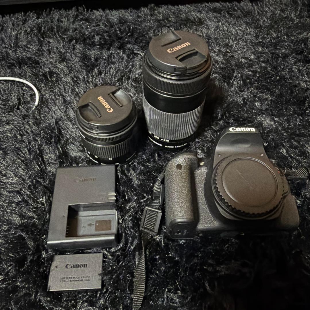 ⭐︎持ち運びケース付⭐︎Canon EOS Kiss X9i デジタル一眼レフカメラ