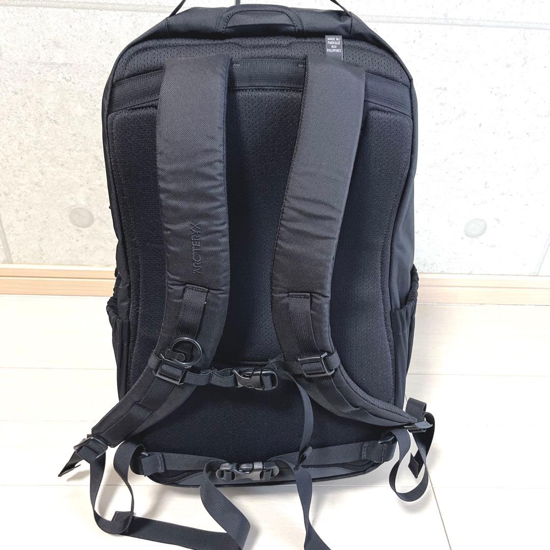 極美品　希少 廃盤品　アークテリクス mantis 32 Black リュック